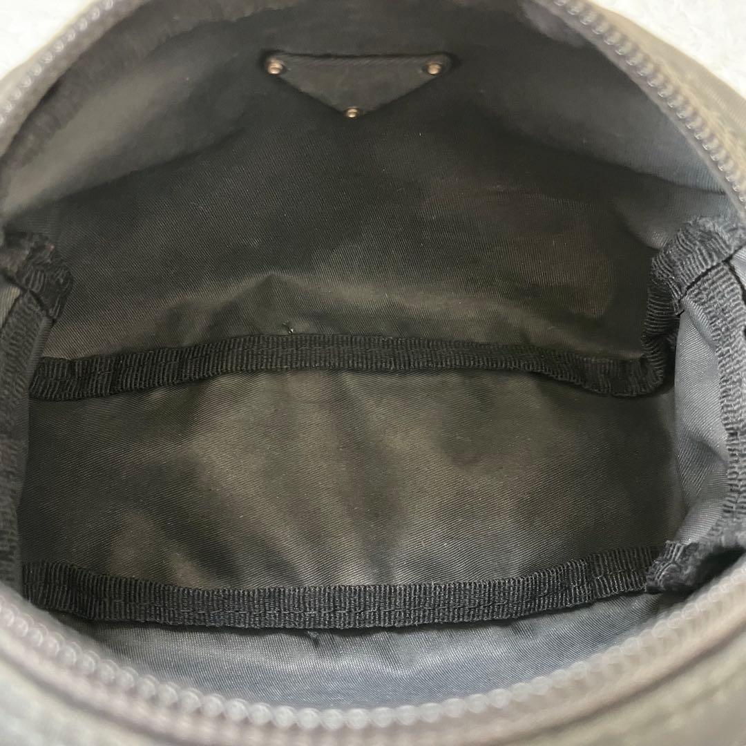 PRADA ブラック ナイロンポーチ