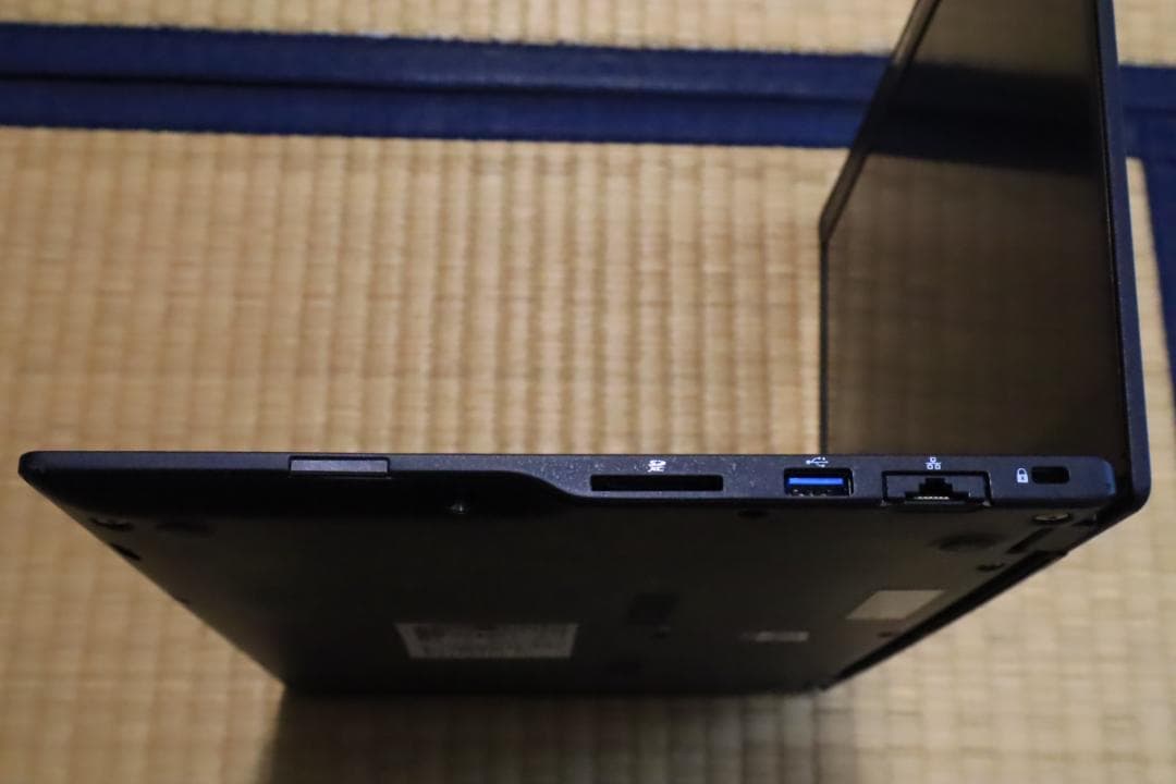 富士通U939/B Core i5 8365U 8GB Windows11