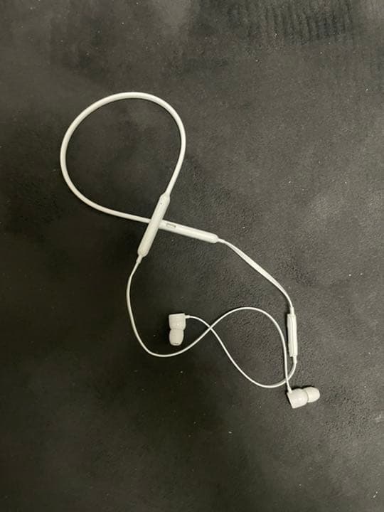 イヤホン　BeatsX