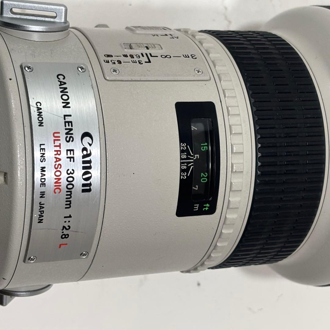 ジャンク品Canon 300mm f2.8レンズ ハードケース付き