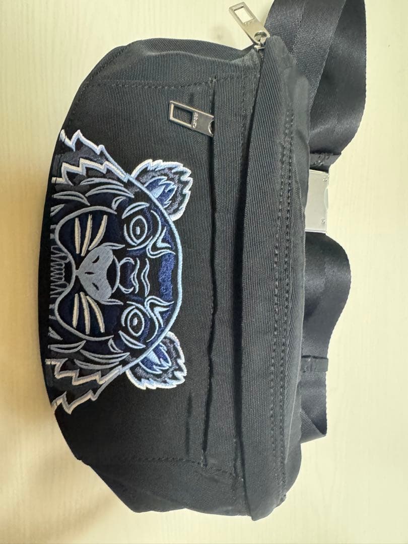 KENZO トラ刺繍 ボディバッグ・ウエストポーチ　ブルー