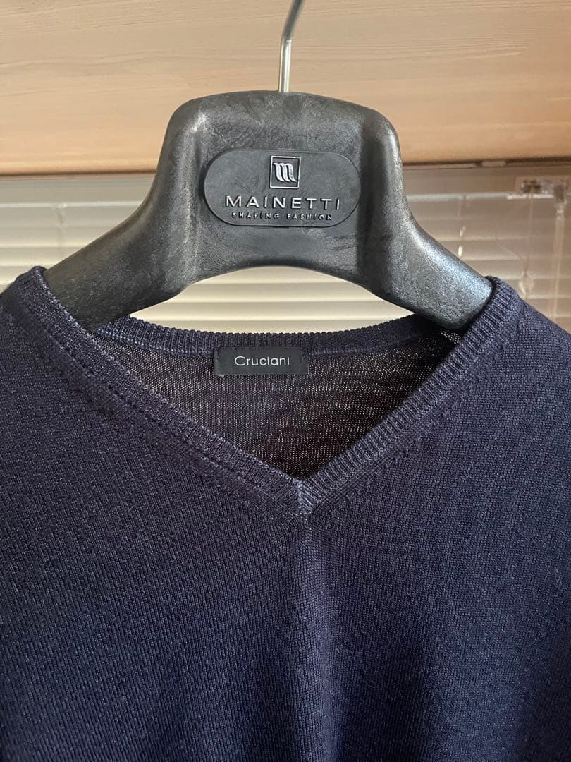 【美品】クルチアーニ　Vネックニット46