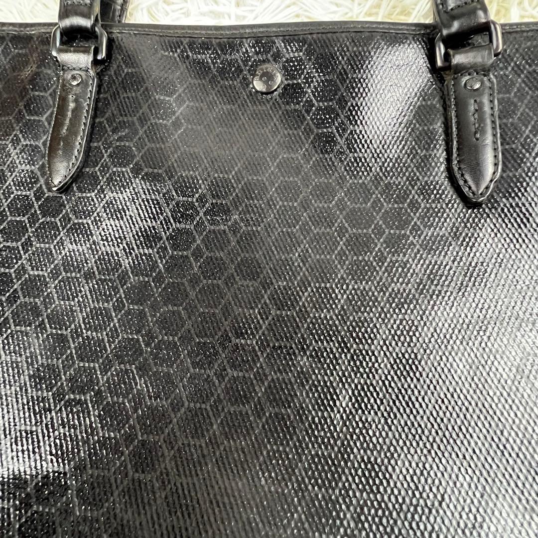 aniary アニアリ トートバッグ ブラック PVC型押し ハニカム柄 A4