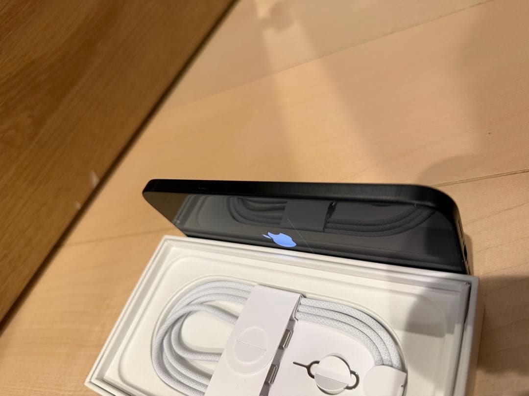 iPhone15 ブラック 256GB _限定保証、ケース、ガラスフィルム付き