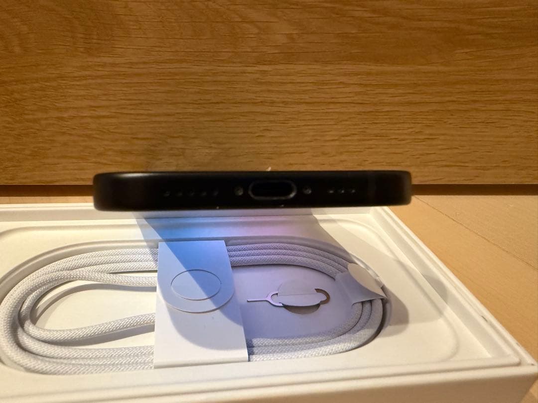 iPhone15 ブラック 256GB _限定保証、ケース、ガラスフィルム付き