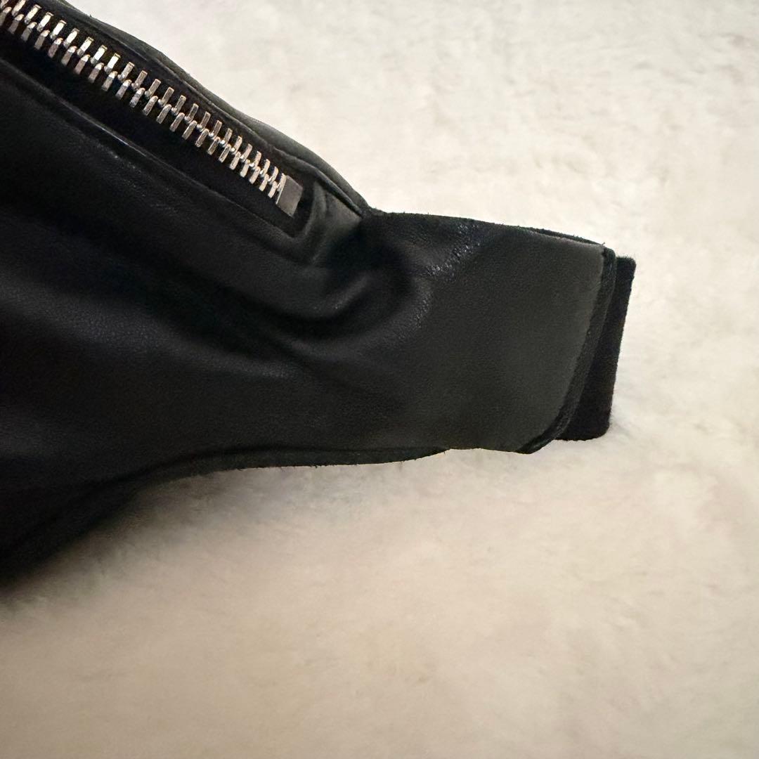 サンローラン　ボディバッグ　ウエストポーチ　レザー　黒