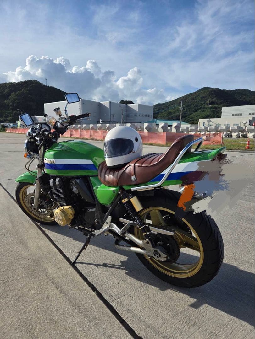 ZRX400 チョビ三段シート