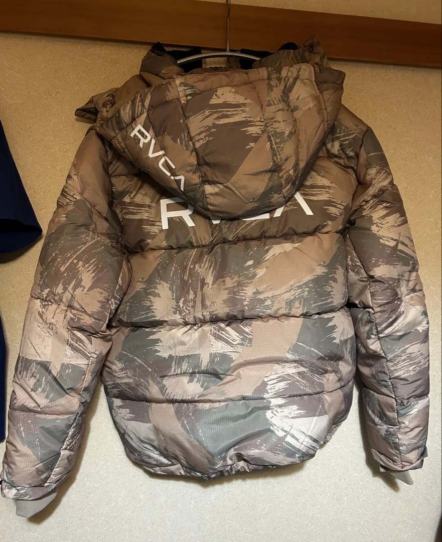 【新品】タグ付き 美品 ルーカ RVCA ダウン【Mサイズ】16000円本日まで