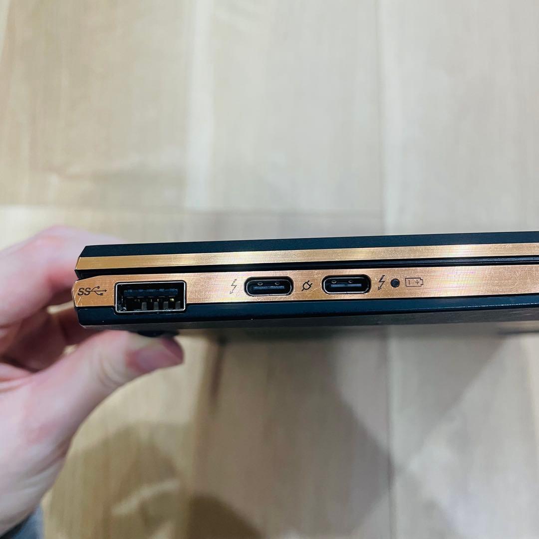 MSI Summit E13 Flip Evoタッチペン、ACアダプタ