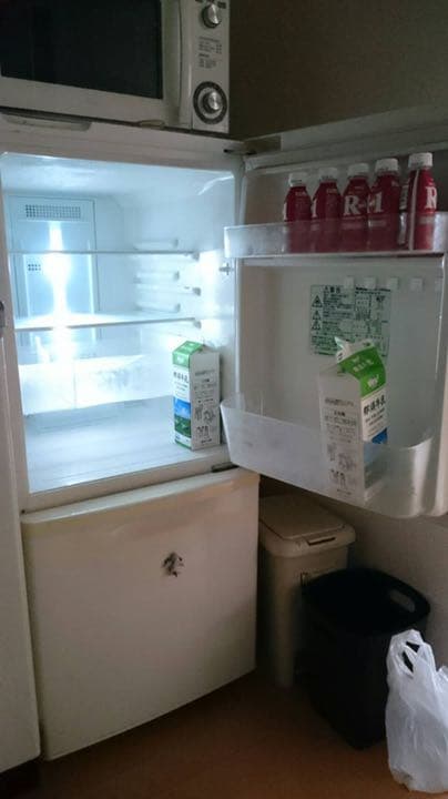 冷蔵庫　National NR-B140W-S 2段　一人暮らし用　コンパクト