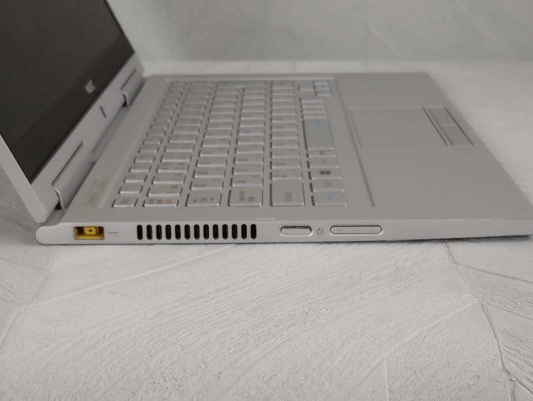 【高性能ですぐ使える】☆NEC薄型超軽量モデル☆初心者にもおすすめ！訳あり特価