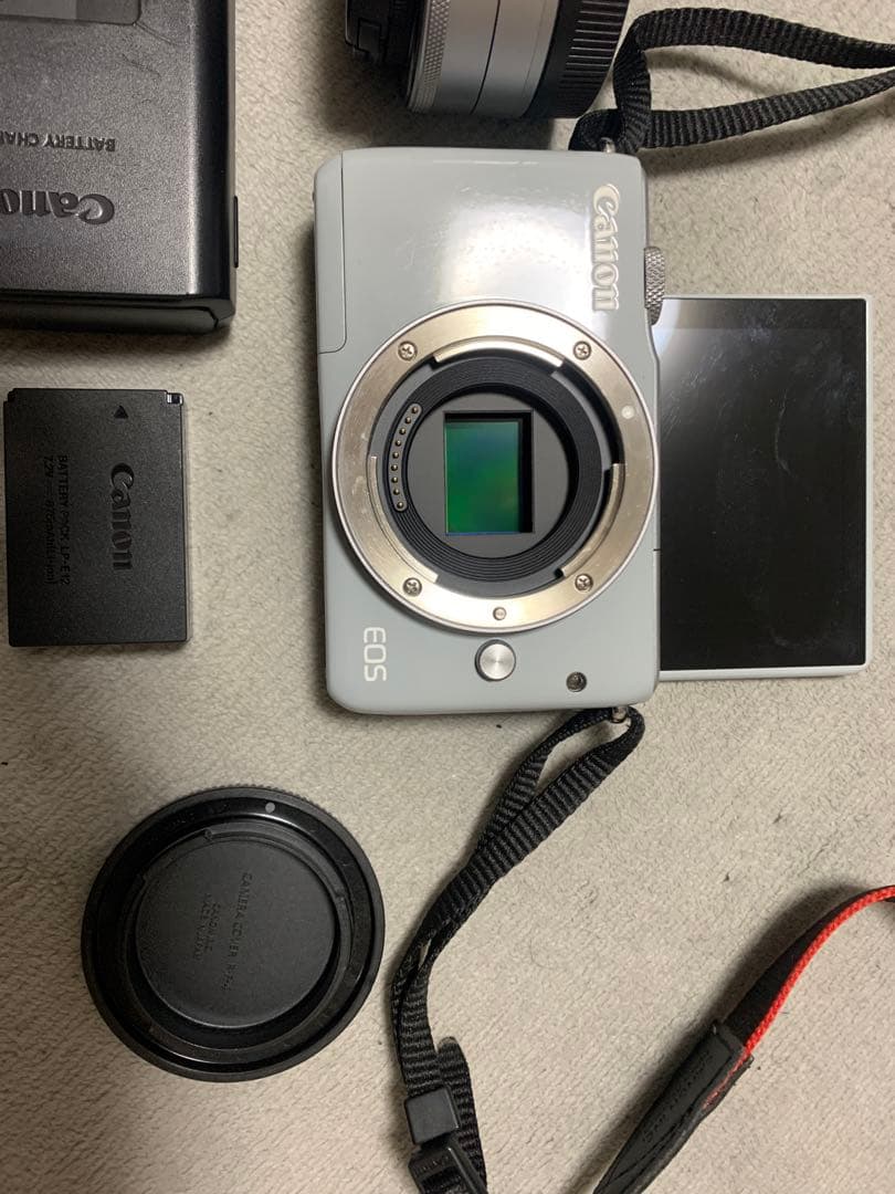 Canon EOS M10 ミラーレスカメラ 2レンズ付き