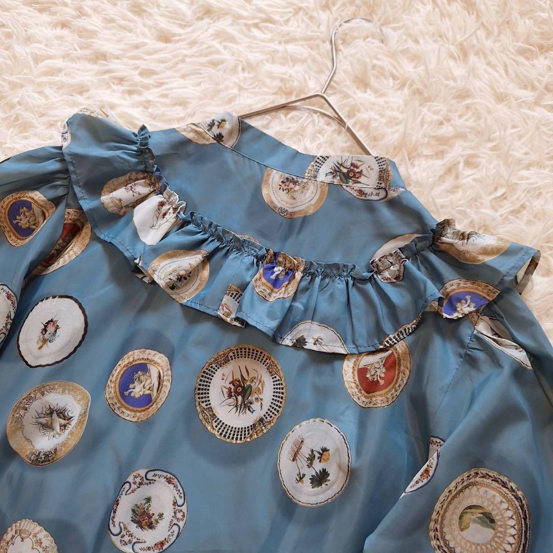 新品タグ付✨希少 ロイスクレヨン ロイヤルプレートブラウス フリル 総柄 M