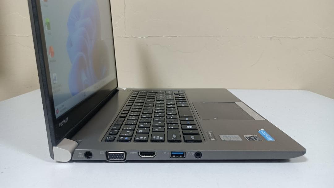 タッチ機能ノートパソコンTOSHIBA Core i5 SSD128Gメモリ8G