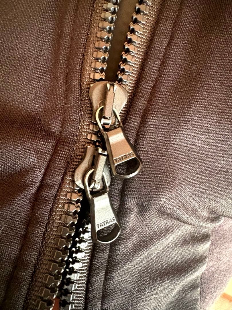 極美品　TATRAS タトラス ブラック パーカー ブルゾン