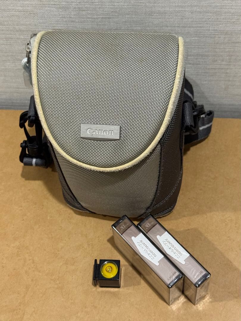 Canon HDV ビデオカメラ iVIS HV20 シルバー 充電器付き