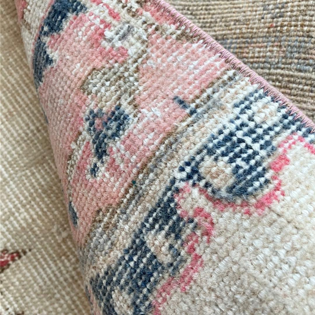 ペールミルキー✳︎62×147✳︎ピンク　ライン深ブルー　トルコヴィンテージラグ