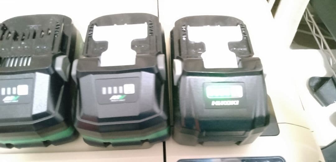 HiKOKI 冷温庫 UL18DC　バッテリー4個付き