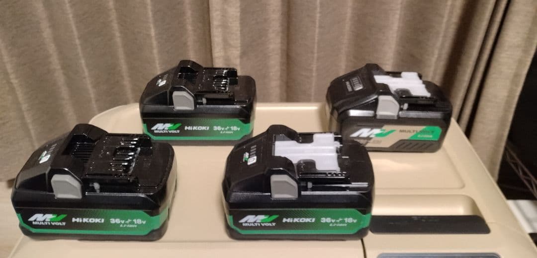 HiKOKI 冷温庫 UL18DC　バッテリー4個付き