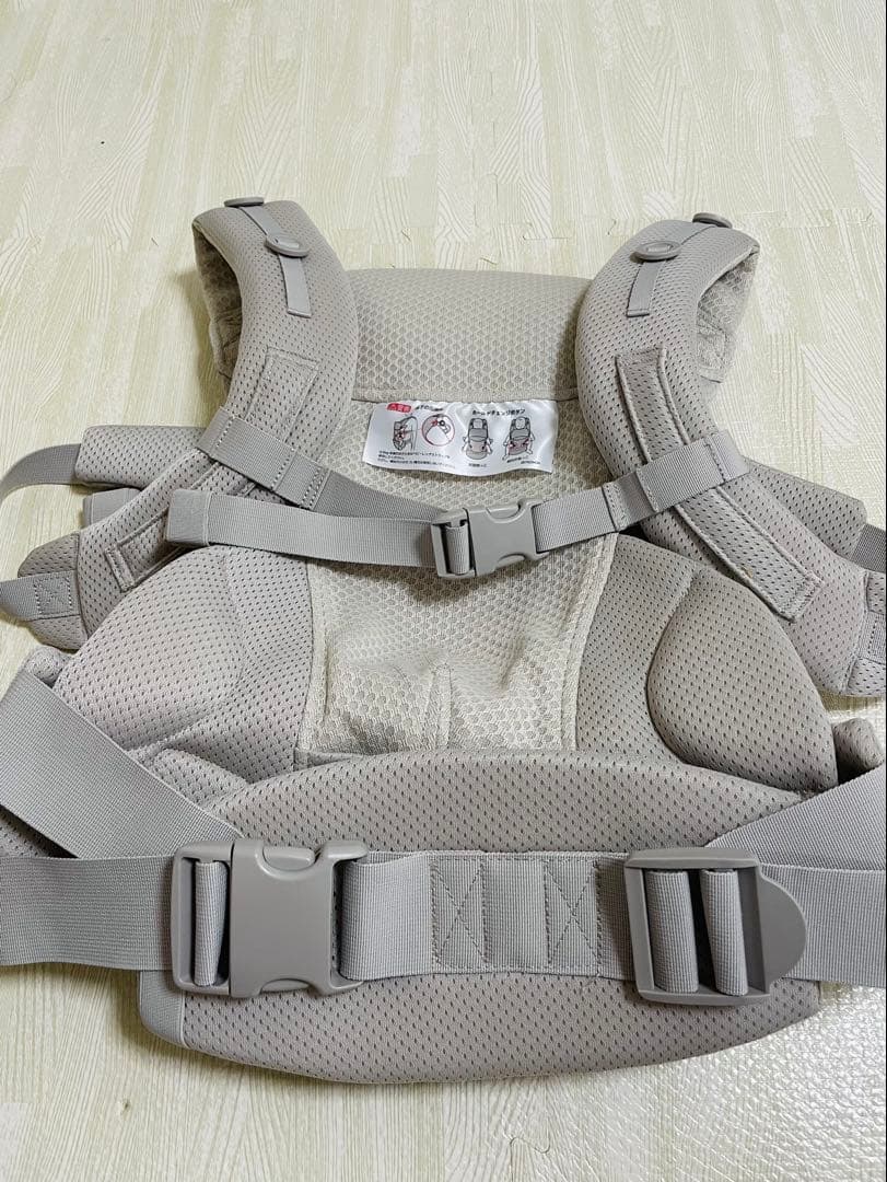 【美品】エールベベ　抱っこ紐　ベビーキャリア THREE qd