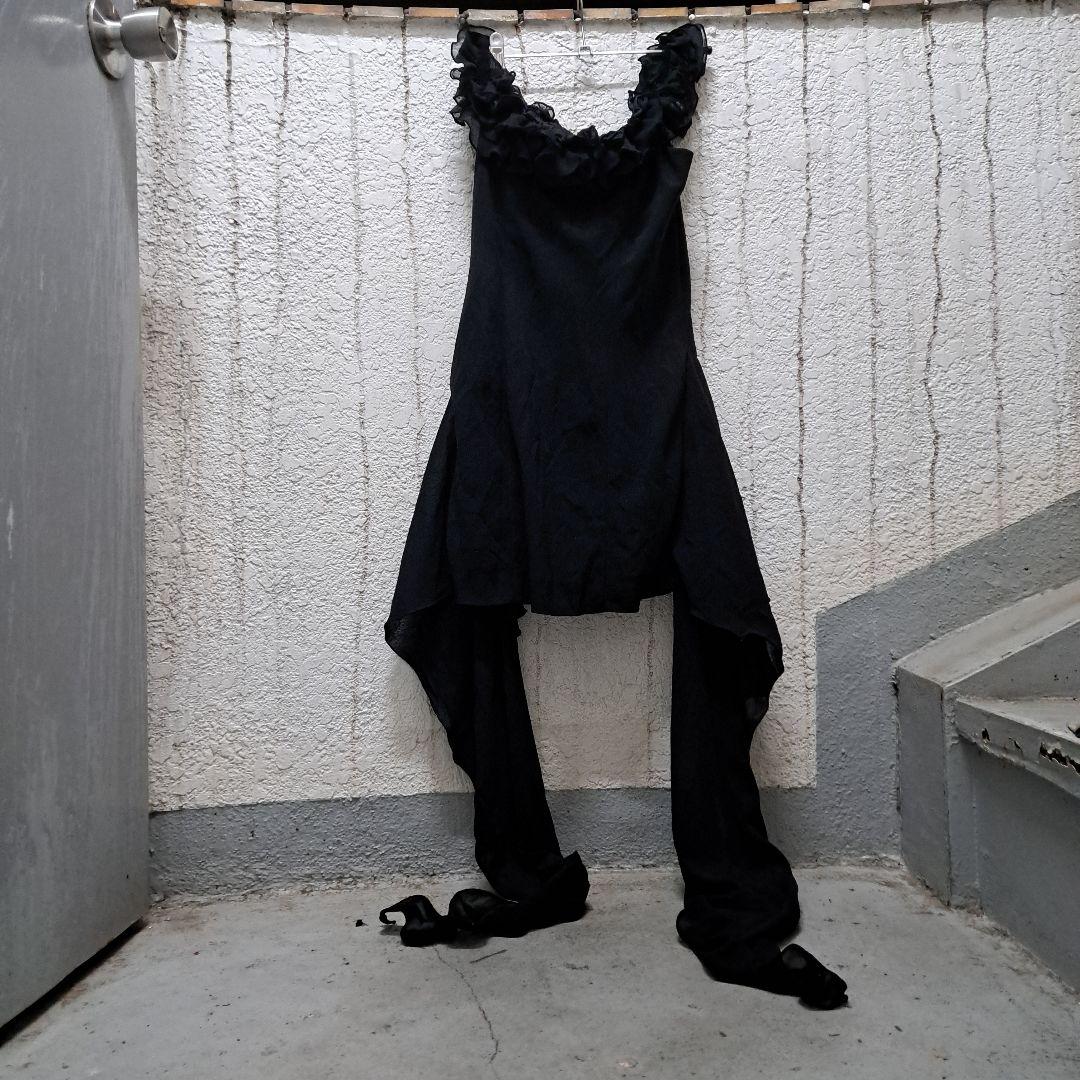 alice auaaフリル付き黒キャミソール