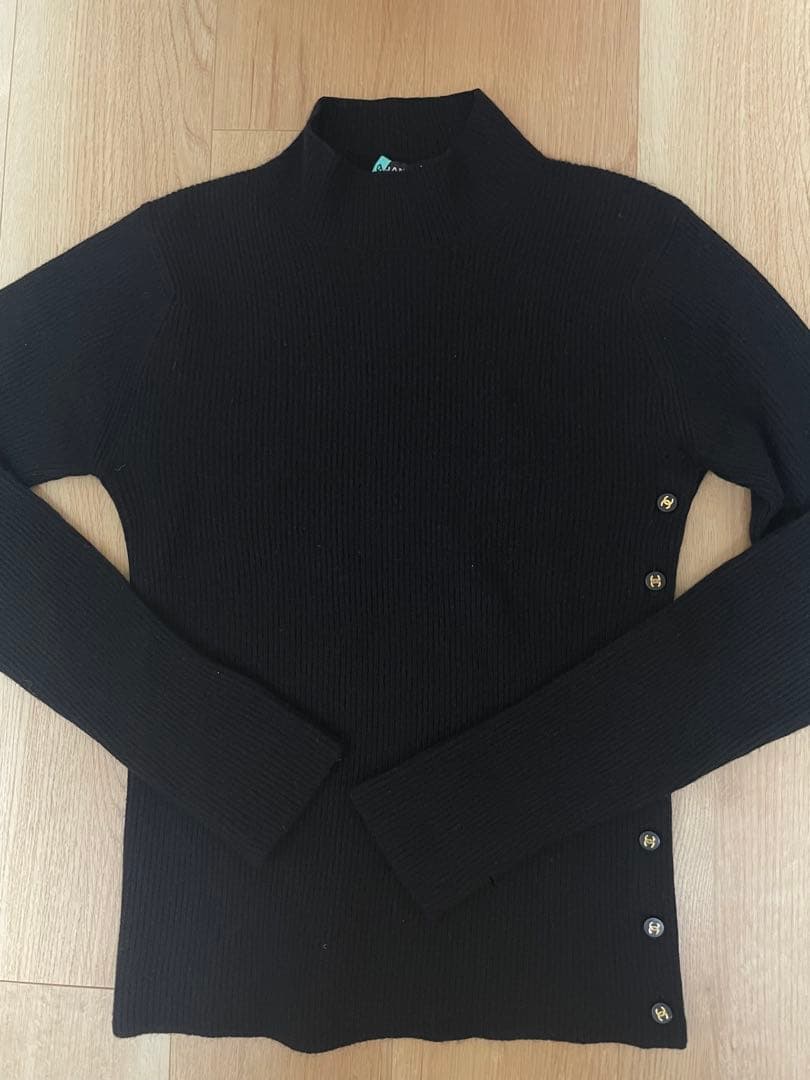 CHANEL黒ブラック★ココマークボタン　リブハイネックセーター　カシミア