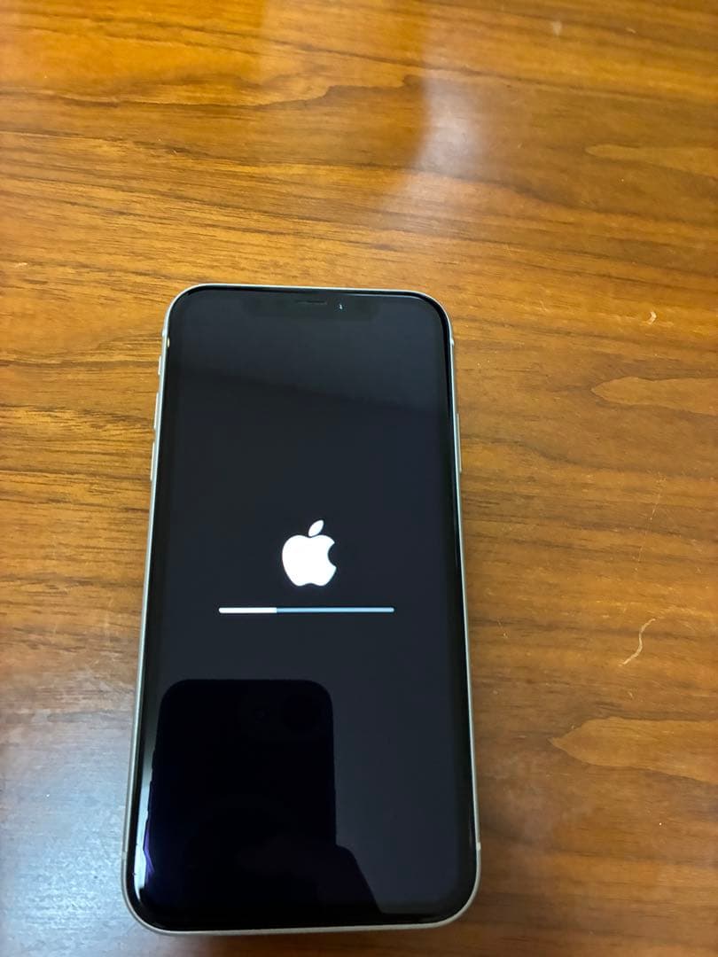 iPhoneXR 128GB ホワイト　バッテリ100% 箱付属品SIMフリ