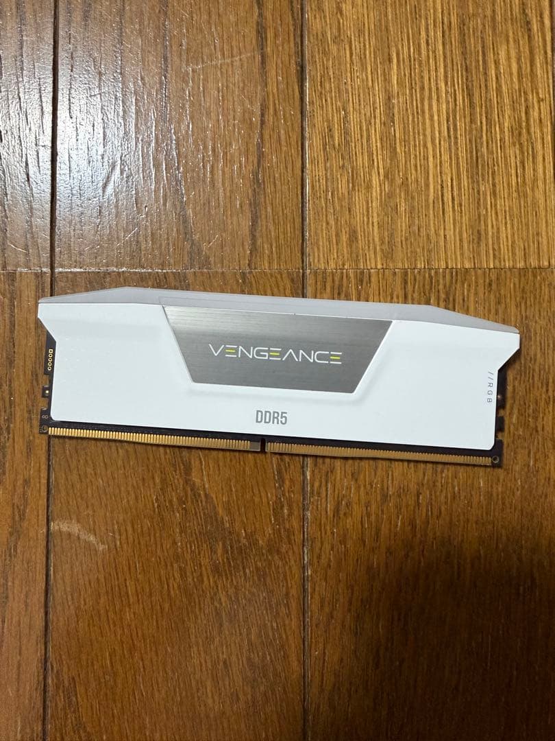 ゆ*り様 VENGEANCE DDR5 メモリー　16GB