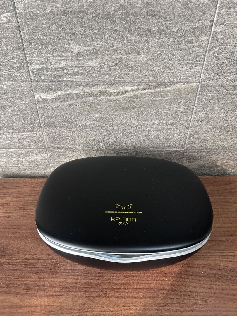ケノン 脱毛器 本体と付属品