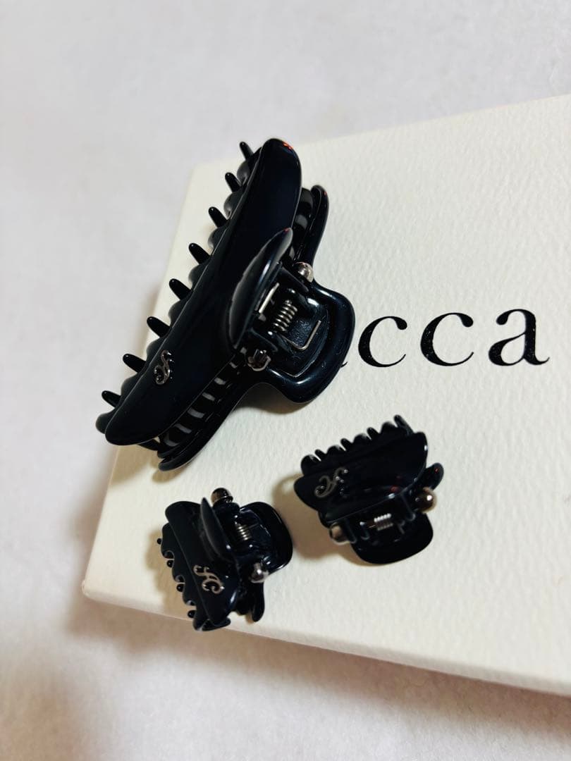 mayu　美品1個　acca アッカ 黒　クリップ