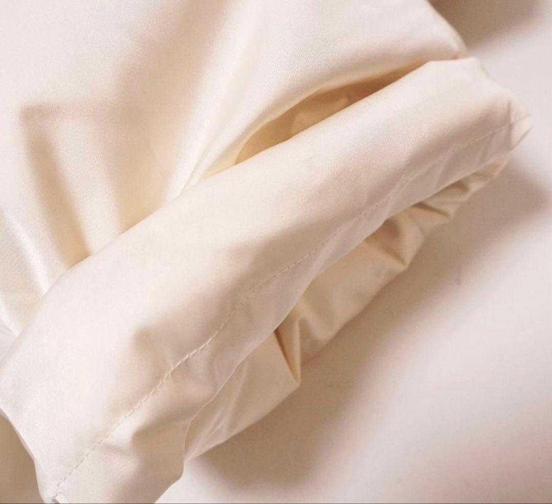 ユニクロ +j ホワイト ボンリュームダウン