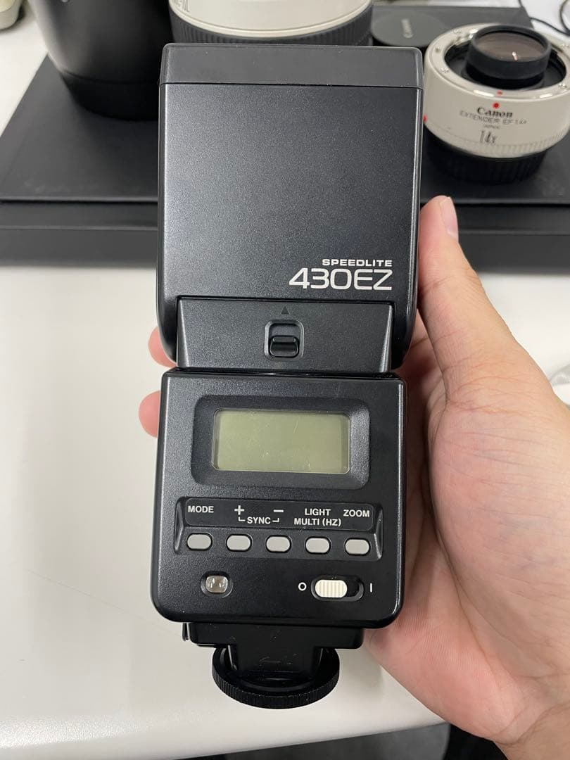 CanonEF 70-200mm f/2.8 L USM ズームレンズおまけ付き