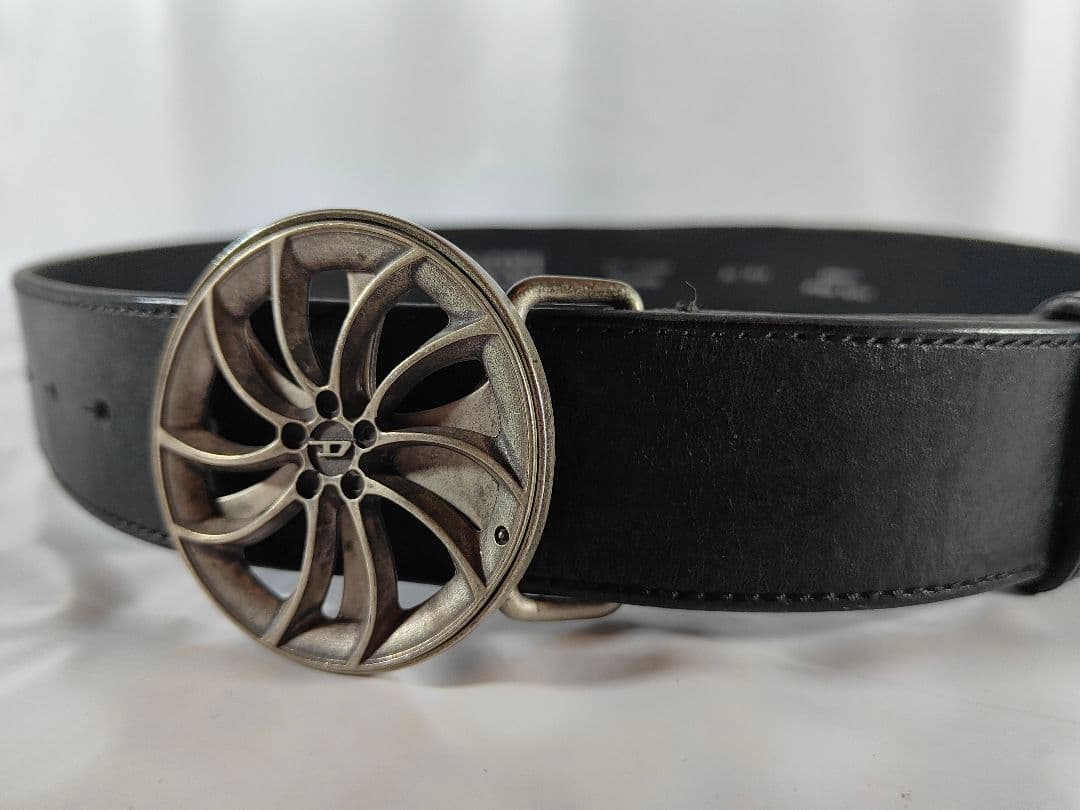 【極美品】DIESEL ディーゼル 艶黒本革　高級イタリアンレザーベルト　正規品
