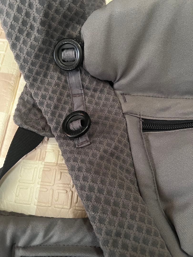 エルゴ　オムニブリーズ　グラファイトグレー　ケープ付き