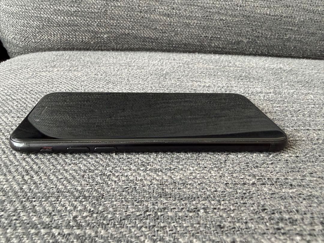 iPhone SE 第二世代 64GB ブラック SIMフリー