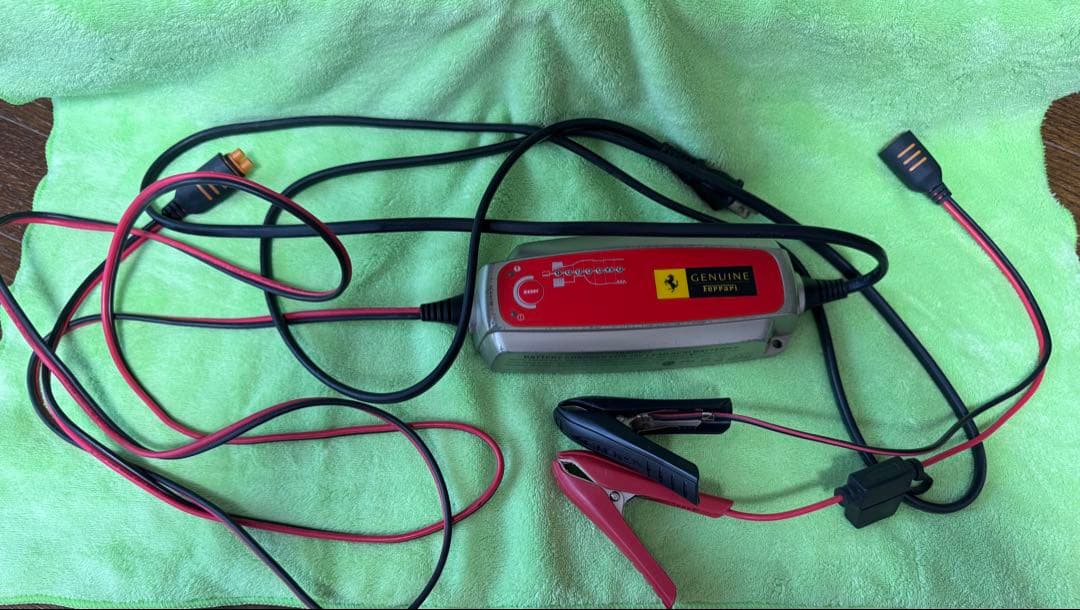 Ferrari 自動車充電器