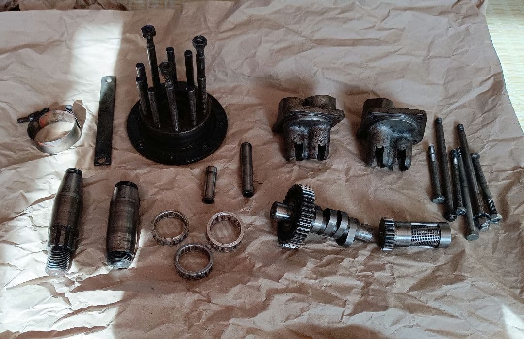 ハーレー　パンヘッド　パーツ