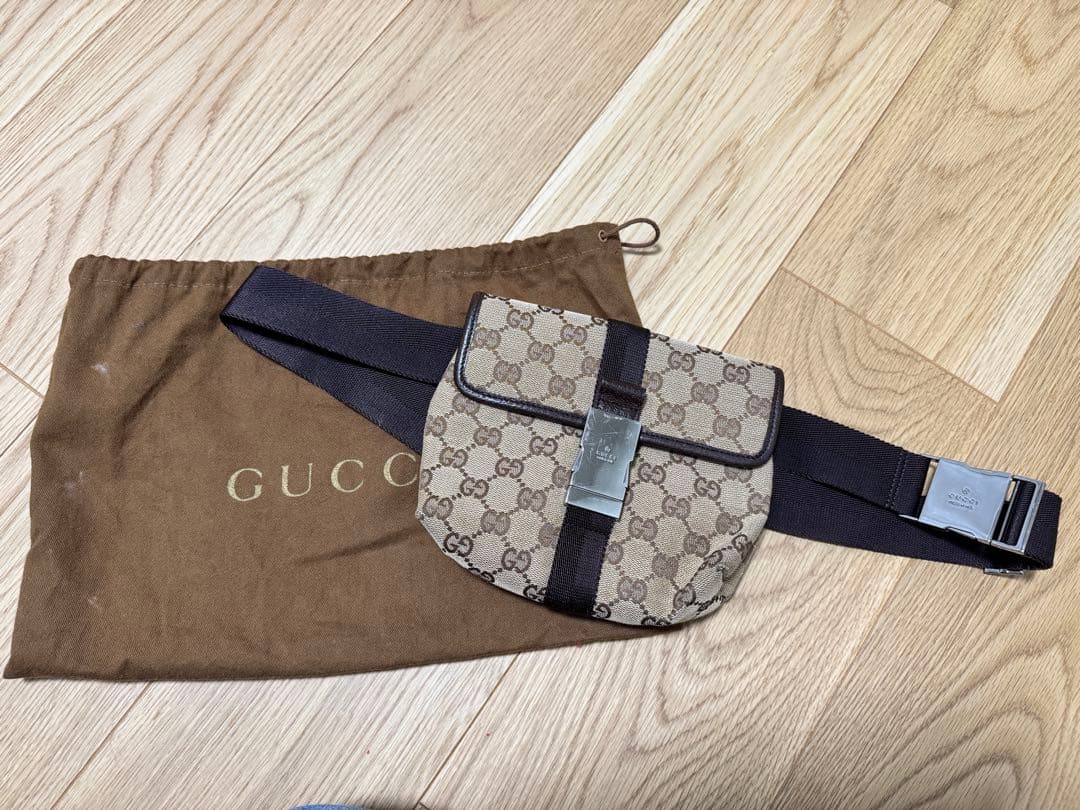 GUCCI キャンバス ボディバッグ　保存袋付き