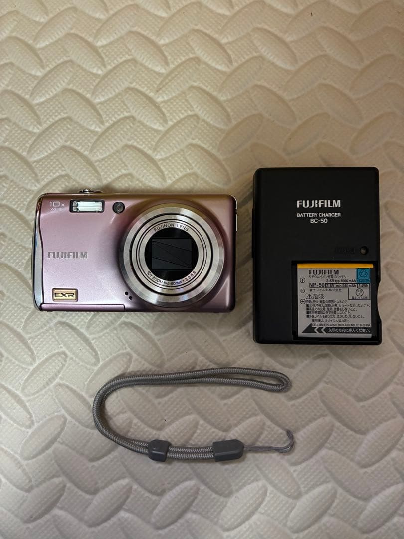 fujifilm&富士フイルム　f80exr ピンク　デジタルカメラ