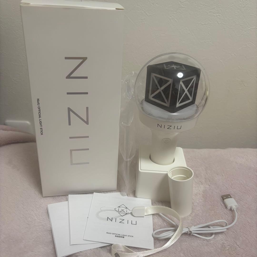 NiziU公式ペンライト ストラップ付き【動作確認済】