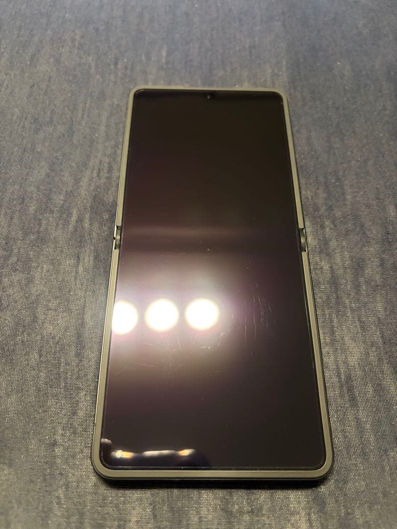 Samsung Galaxy Z Flip 7ブラック ケース付き