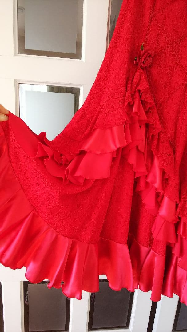 赤いフラメンコ衣装 イベリア フローレスとピアスセット