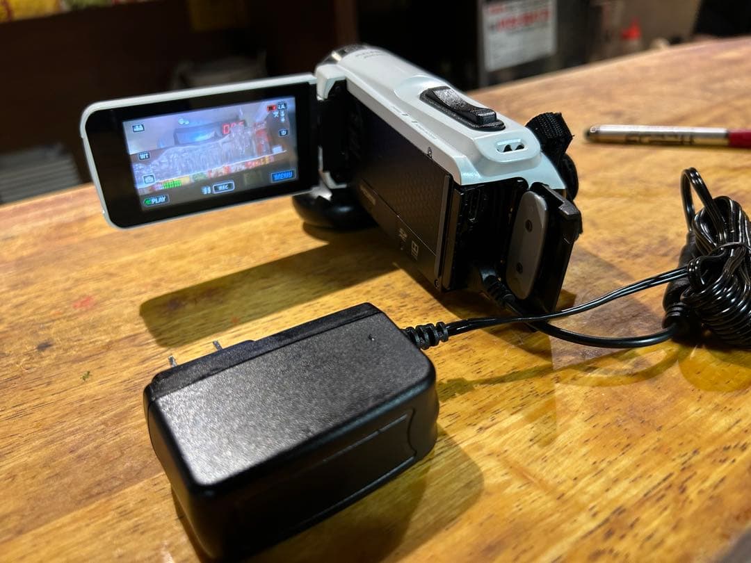 ビデオカメラ JVC Victor Everio GZ-R470-W