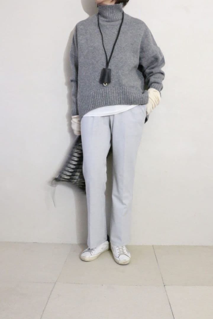 りこりこ様 CINOHオーバータートルニット