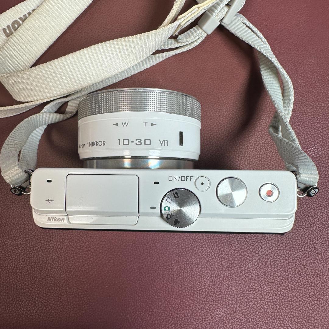 美品】Nikon 1 J4 ホワイト ボティ＋標準レンズセット SD16GB付