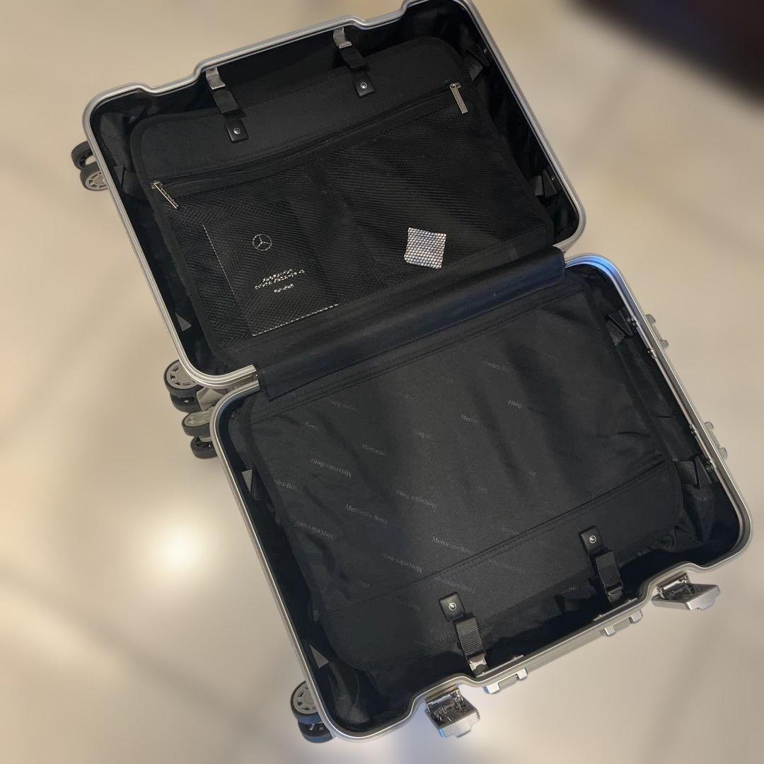 Mercedes シルバーキャリーケース 中型