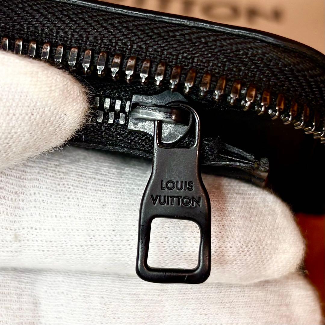 ルイヴィトン　トリヨンアンプラントヴェルティカル　ジッピーウォレットM69047