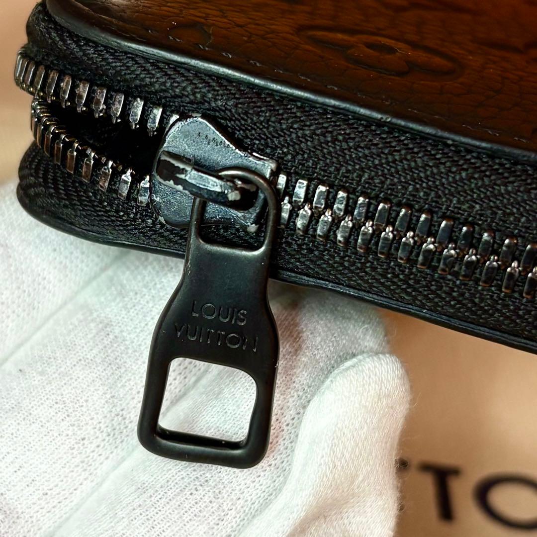 ルイヴィトン　トリヨンアンプラントヴェルティカル　ジッピーウォレットM69047