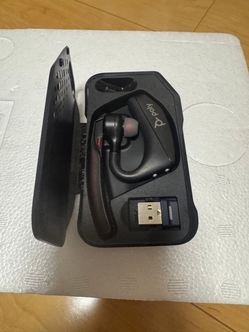 スマホアクセサリー Poly Voyager 5200 UC