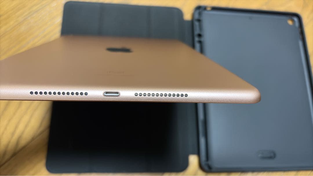 Apple iPad (第8世代) 10.2インチ ゴールド本体32GB